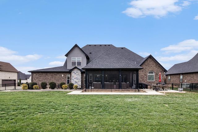 2976 Hartley Dr, Clarksville, TN 37043