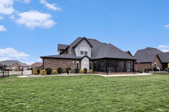 2976 Hartley Dr, Clarksville, TN 37043