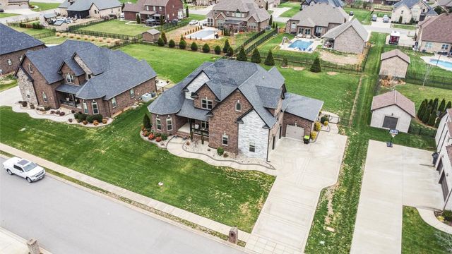 2976 Hartley Dr, Clarksville, TN 37043