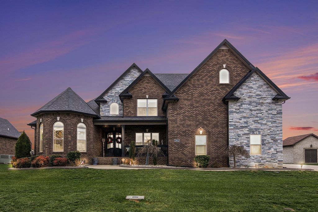 2976 Hartley Dr, Clarksville, TN 37043