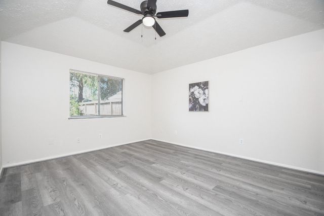 7129 Village Lake Drive, Cypress, TX 77433