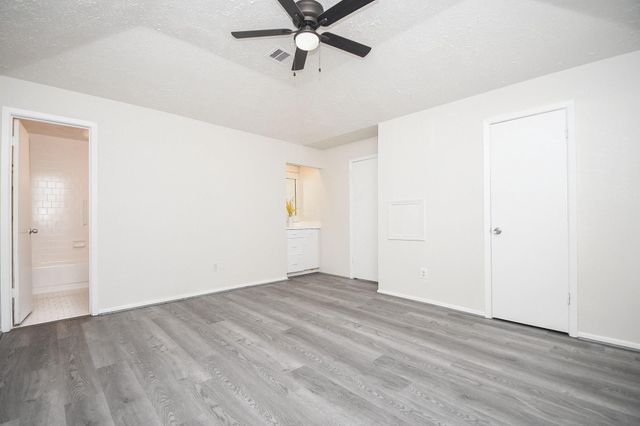 7129 Village Lake Drive, Cypress, TX 77433