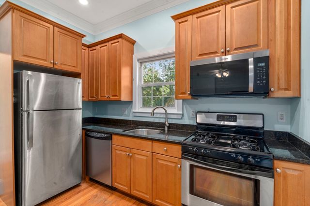 8 Parker Rd 4, Wakefield, MA 01880