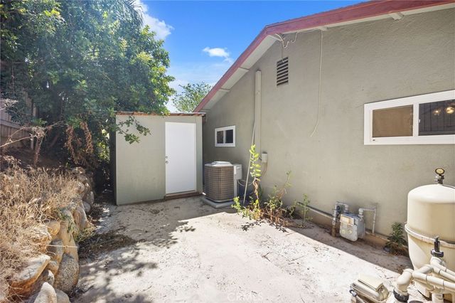 10937 Desert Sand Avenue, Riverside, CA 92505