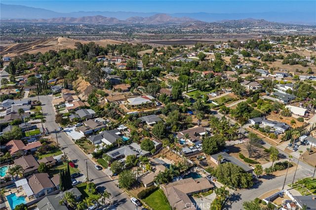 10937 Desert Sand Avenue, Riverside, CA 92505