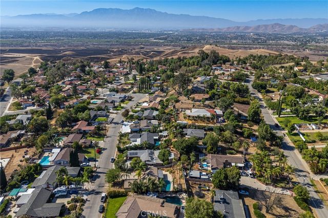10937 Desert Sand Avenue, Riverside, CA 92505