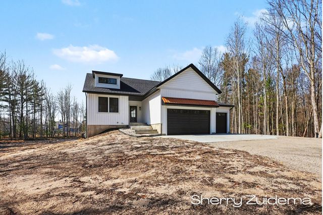 16229 148th Avenue, Spring Lake, MI 49456