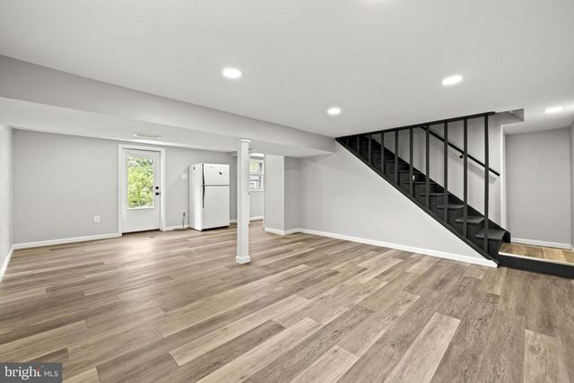 15 MOUNTAIN VIEW RD, Flint Hill, VA 22637