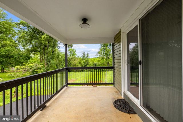 15 MOUNTAIN VIEW RD, Flint Hill, VA 22637