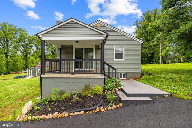 15 MOUNTAIN VIEW RD, Flint Hill, VA 22637