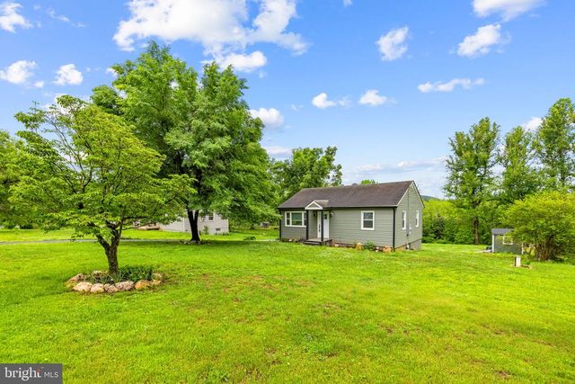 15 MOUNTAIN VIEW RD, Flint Hill, VA 22637
