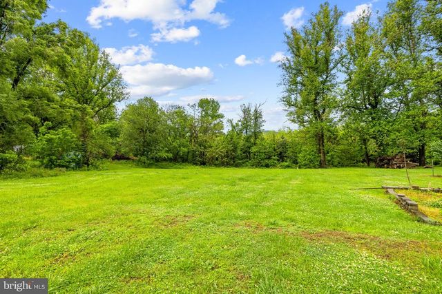 15 MOUNTAIN VIEW RD, Flint Hill, VA 22637