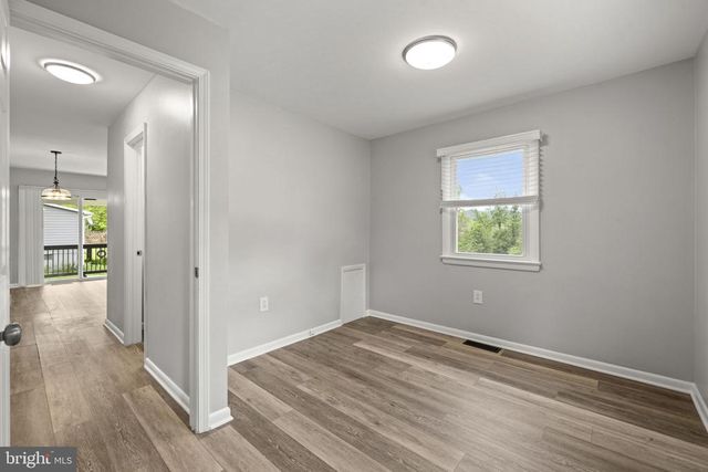 15 MOUNTAIN VIEW RD, Flint Hill, VA 22637