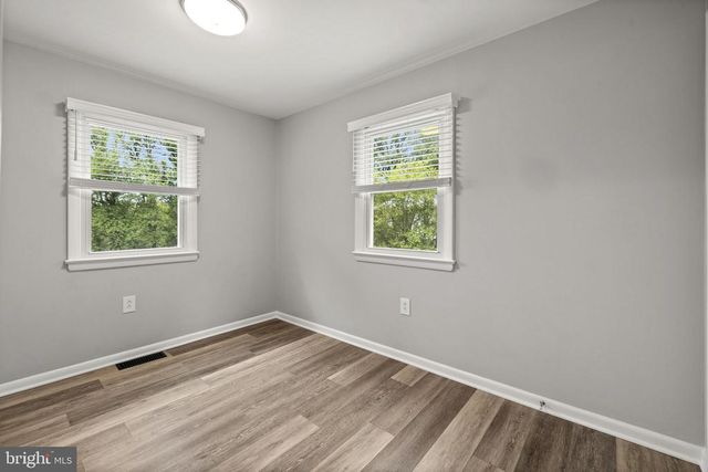 15 MOUNTAIN VIEW RD, Flint Hill, VA 22637