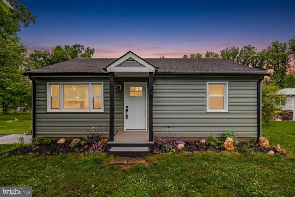 15 MOUNTAIN VIEW RD, Flint Hill, VA 22637