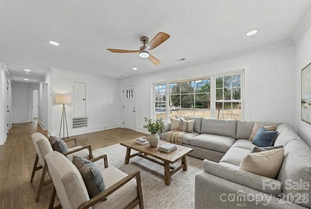 6521 Highwood Place, Charlotte, NC 28210