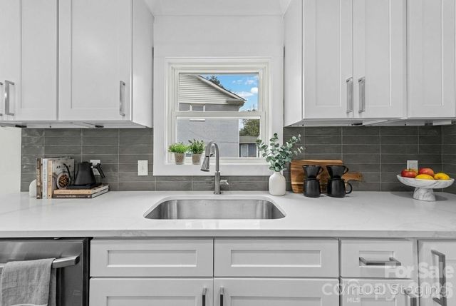 6521 Highwood Place, Charlotte, NC 28210