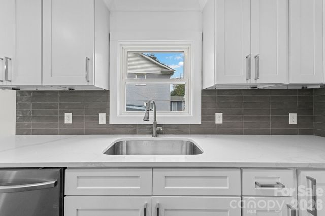 6521 Highwood Place, Charlotte, NC 28210