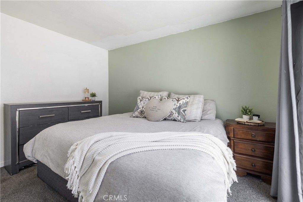 Image 10 of property listing at 124 Wabash, Sugarloaf, CA 92386