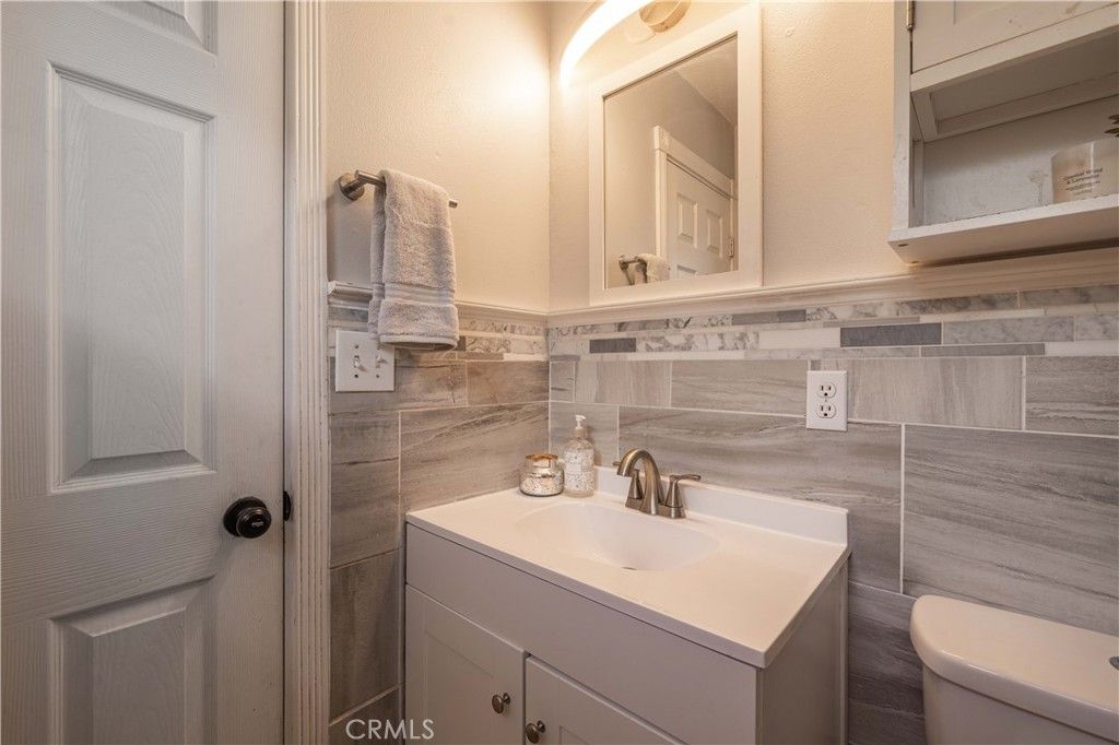 Image 13 of property listing at 124 Wabash, Sugarloaf, CA 92386