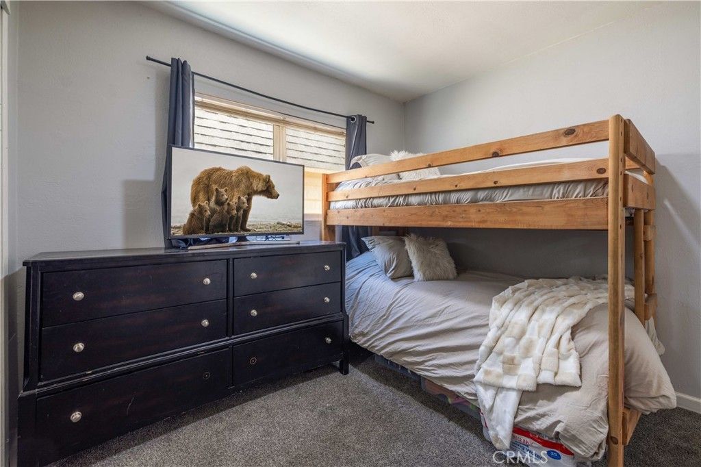 Image 14 of property listing at 124 Wabash, Sugarloaf, CA 92386