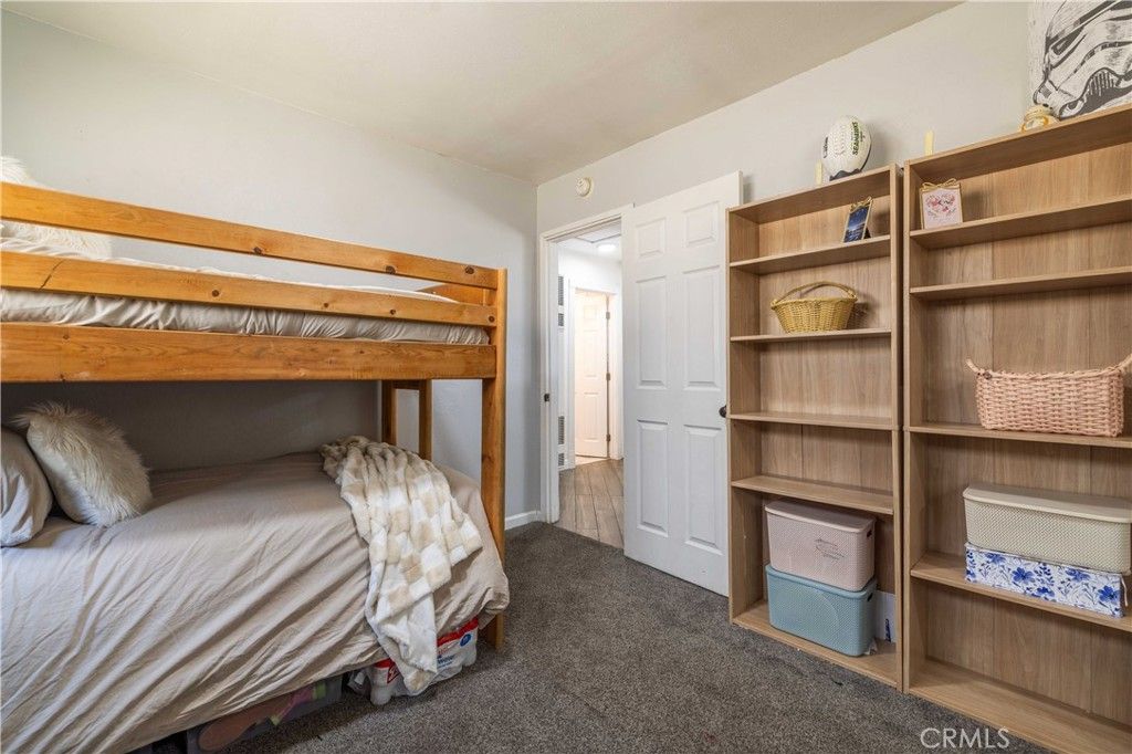 Image 15 of property listing at 124 Wabash, Sugarloaf, CA 92386