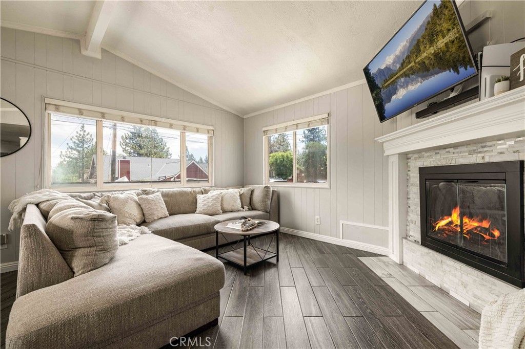 Image 2 of property listing at 124 Wabash, Sugarloaf, CA 92386