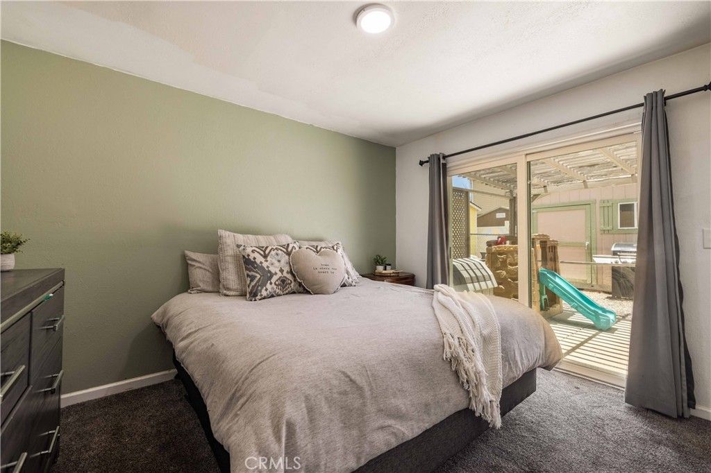 Image 9 of property listing at 124 Wabash, Sugarloaf, CA 92386