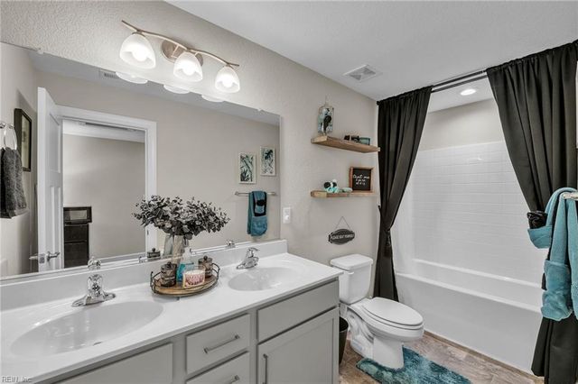 206 Selby CT, Suffolk, VA 23435