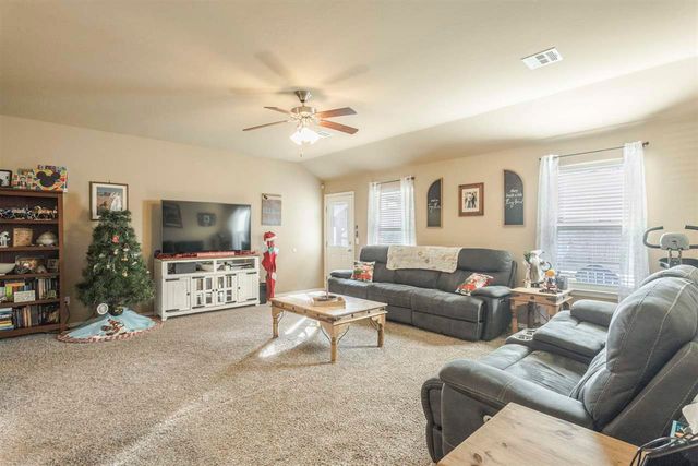 11520 SW 25th St, Yukon, OK 73099