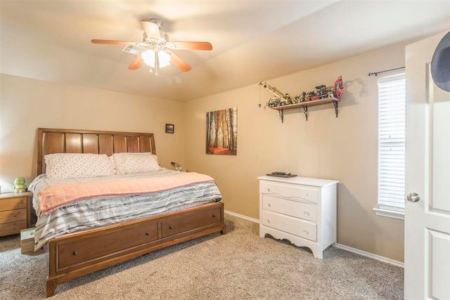 11520 SW 25th St, Yukon, OK 73099