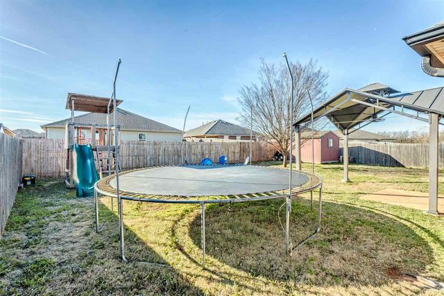 11520 SW 25th St, Yukon, OK 73099