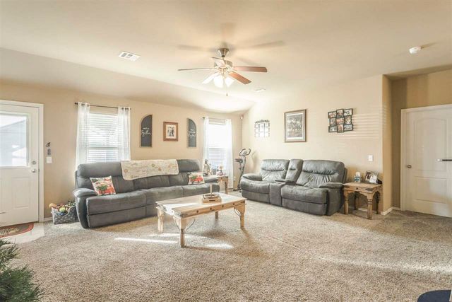 11520 SW 25th St, Yukon, OK 73099