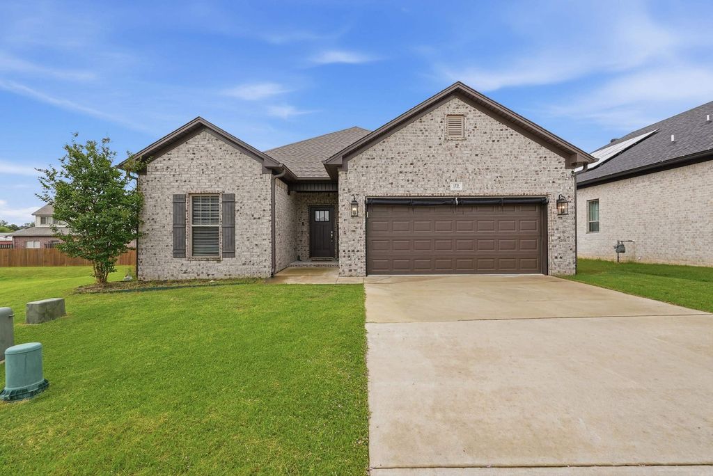 120 Lydia Drive, Maumelle, AR 72113