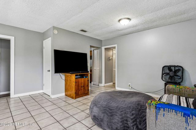 7086 QUEEN OF HEARTS Court, Jacksonville, FL 32210