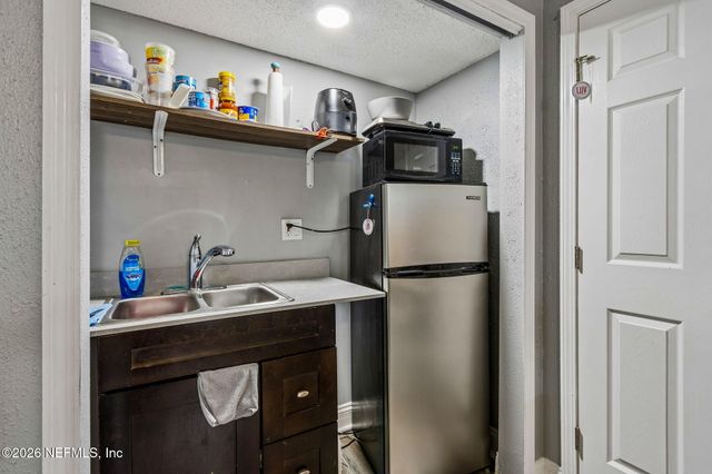 7086 QUEEN OF HEARTS Court, Jacksonville, FL 32210