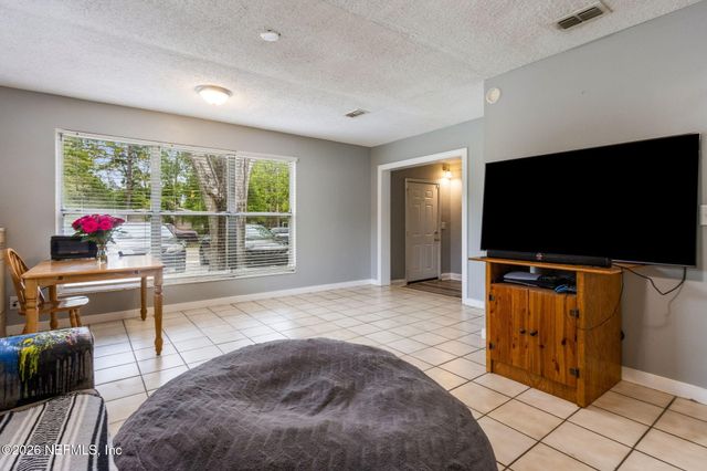 7086 QUEEN OF HEARTS Court, Jacksonville, FL 32210