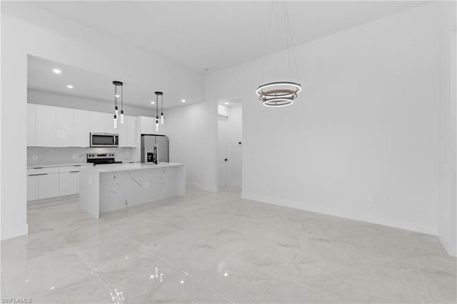 921 NE 15TH ST, Cape Coral, FL 33909