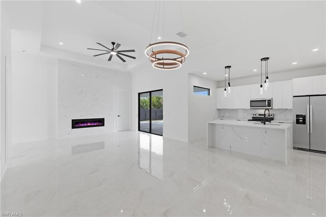 921 NE 15TH ST, Cape Coral, FL 33909