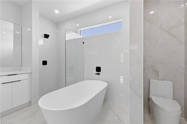 921 NE 15TH ST, Cape Coral, FL 33909