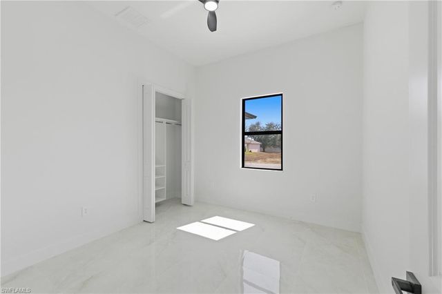 921 NE 15TH ST, Cape Coral, FL 33909