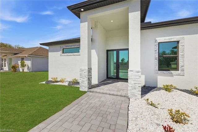 921 NE 15TH ST, Cape Coral, FL 33909