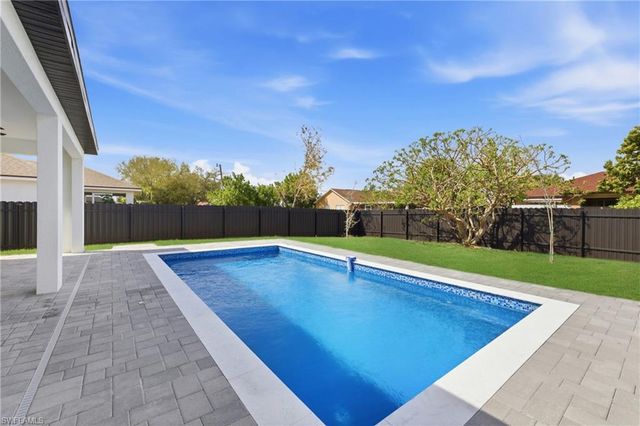 921 NE 15TH ST, Cape Coral, FL 33909