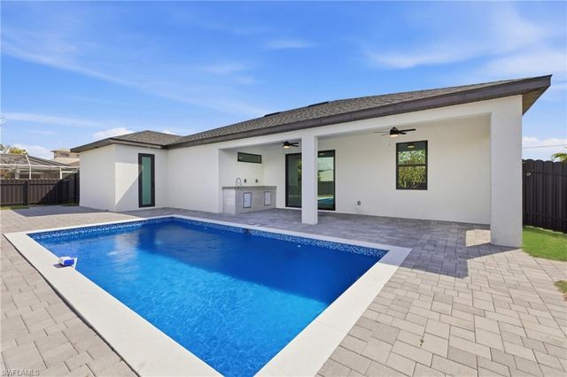 921 NE 15TH ST, Cape Coral, FL 33909