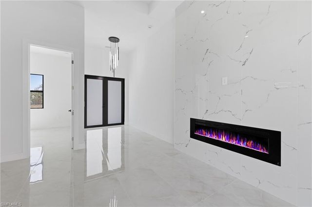 921 NE 15TH ST, Cape Coral, FL 33909