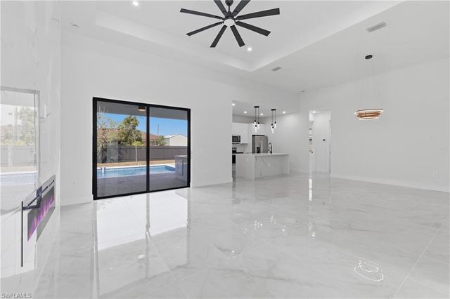 921 NE 15TH ST, Cape Coral, FL 33909