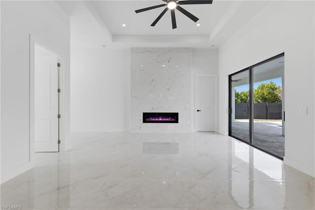 921 NE 15TH ST, Cape Coral, FL 33909