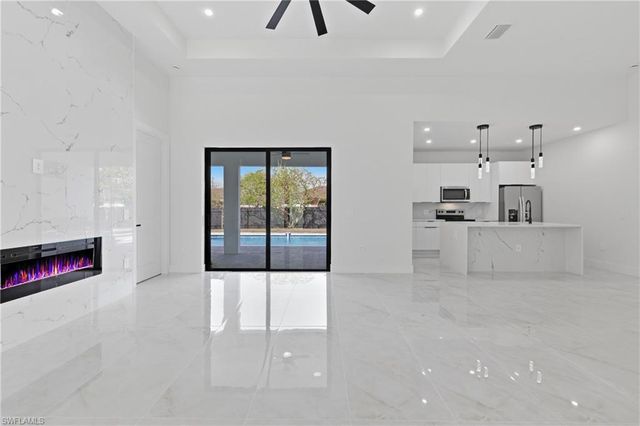 921 NE 15TH ST, Cape Coral, FL 33909