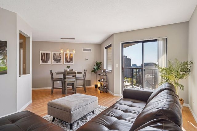 78 10th Street E 1010, Saint Paul, MN 55101