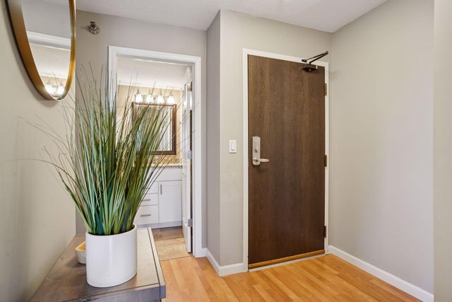 78 10th Street E 1010, Saint Paul, MN 55101